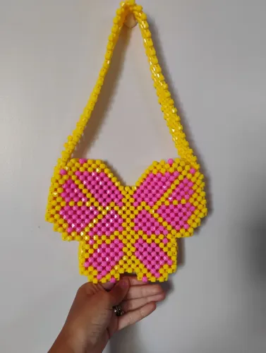 Bolsas infantis de miçangas