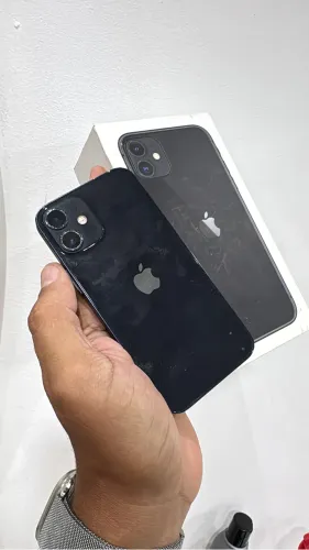 iPhone 12 mini 64 gigas / Face ID off / bateria 72 / ligação só no viva voz