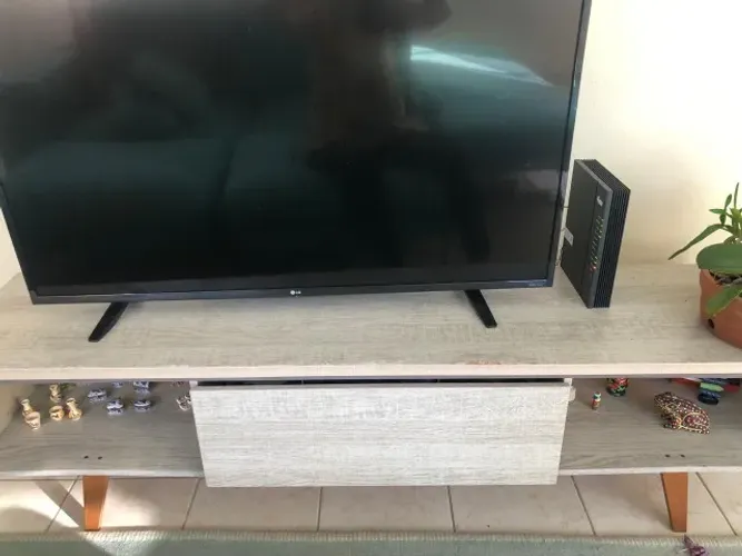 TV LG  com defeito 43"
