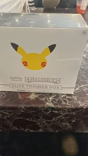 Elite trainer box - sword And shield celebrations ( lacrada ) - Pokémon TCG