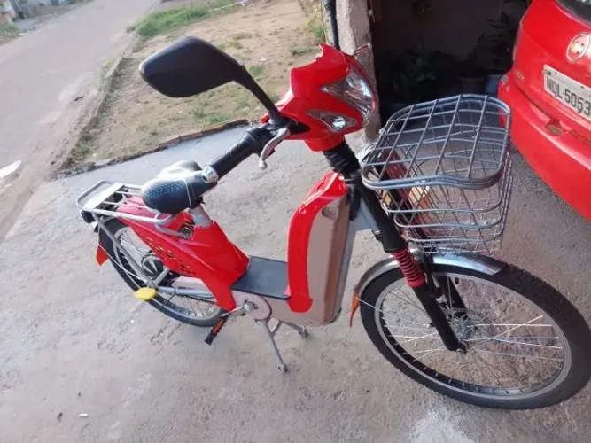 Bicicleta elétrica com 7 meses 