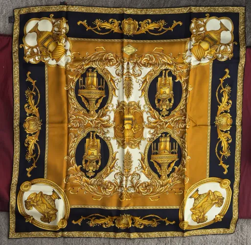 Lenço de Seda Atelier Versace Baroque Original Vintage