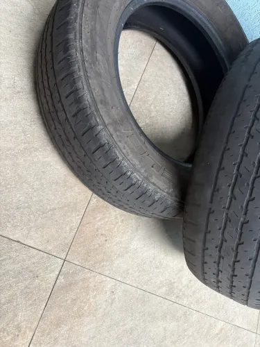 Pneu meia vida 215/65R16
