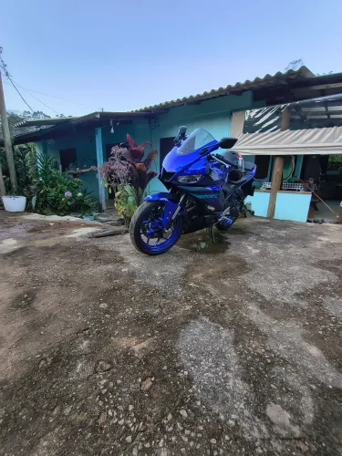 Yamaha R3 2025 baixo km