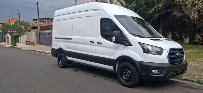 Ford E-Transit FURGÃO LONGO TETO ALTO (ELÉTRICO) 2024