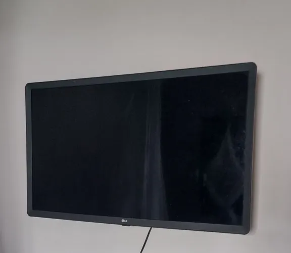 Tv LG 32 polegadas. Tela com defeito 