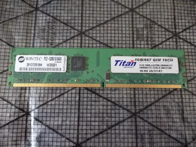 Memória Titan 1GB PC5300 DDR2 667