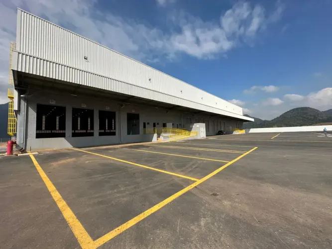 Galpão com 7.822m² disponível para locação no Contorno do Mestre Álvaro - Serra