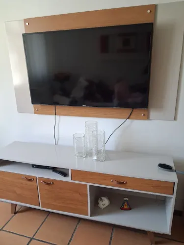 Mesa e painel  para tv de 50