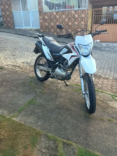Vendo Honda Bros 2014 moto para pessoas exigente 