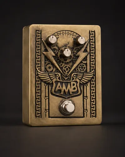 AMB Pedais Alef Gold ? overdrive/distortion artesanal brasileiro, visual steampunk dourado