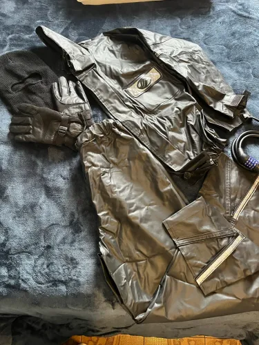 Kit Piloto Moto: Capa Chuva, Balaclava, Luvas e Cadeado