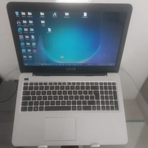 Notebook Asus x556u i7 7500U