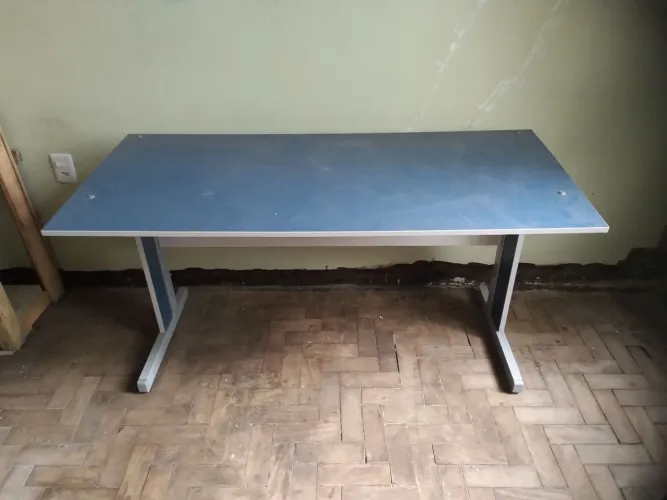 Mesa escritório 1,30 x 60 cm 