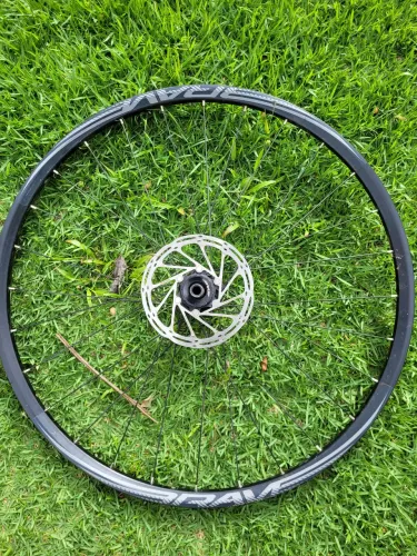 Par de rodas Boost Brave aro 29 com XD + discos SRAM - fita tubeless