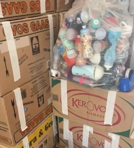 Vendo mercadorias brinquedos papelaria presentes e utilidades 