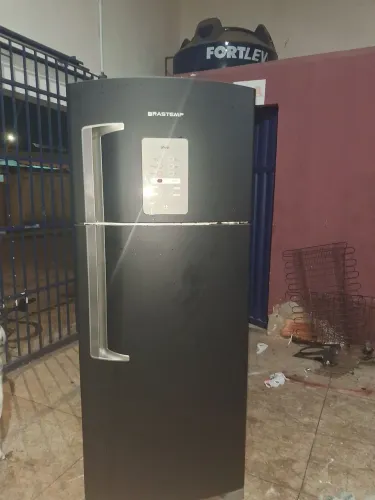 Geladeira frost free semi nova funcionando perfeitamente 1500