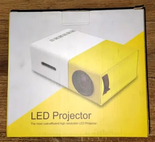 Mini Projetor Portatil YG300 entrada HDMI e USB