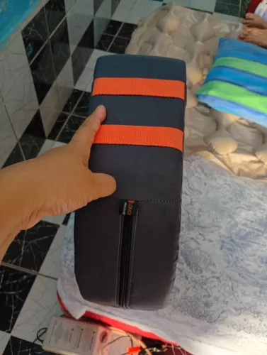 Almofada ortopédica para as pernas e pés