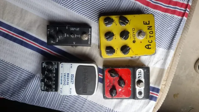 Pedais de guitarra