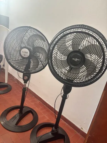 2 ventiladores precisando de manutenção
