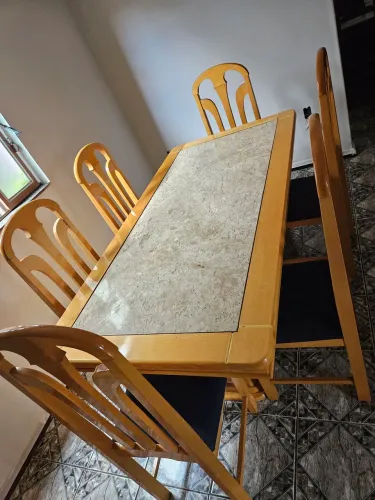 Mesa de jantar com 6 cadeiras