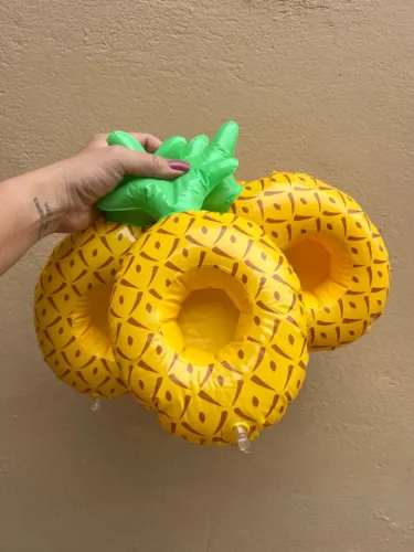 Kit com 4 Porta-Copos Infláveis - Tema Abacaxi