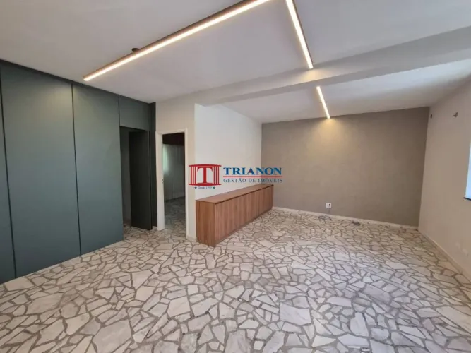 Casa comercial na região central, uma garagem, ideal para escritórios e pequenas clínicas