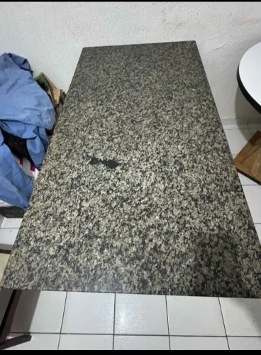 Mesa de mármore