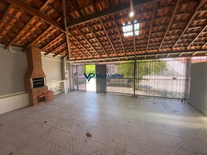 Casa 4 dormitórios, 2 suítes, para locação no Jardim Satélite, São José dos Campos - SP