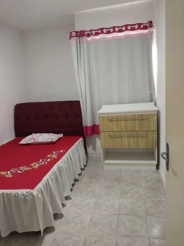 Alugo quarto