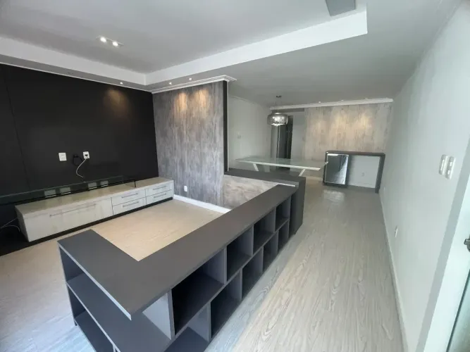Setubal próximo ao Recibom, excelente apto 113m2 util, com varanda, 3 qts 2Sts, 2 elev, 2