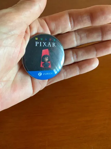 broche colecionável mundo pixar