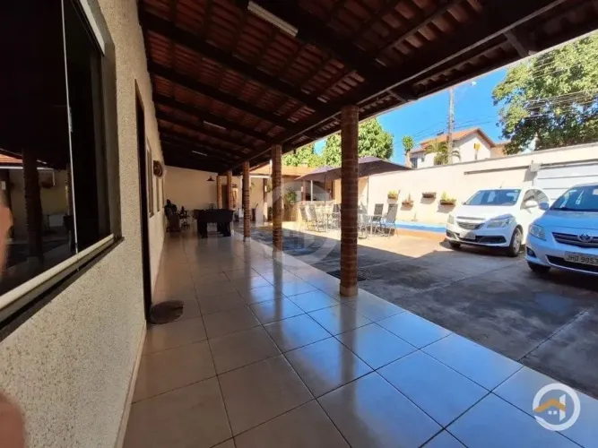 Casa Ampla com 3 Quartos e Piscina no Setor Gentil Meirelles