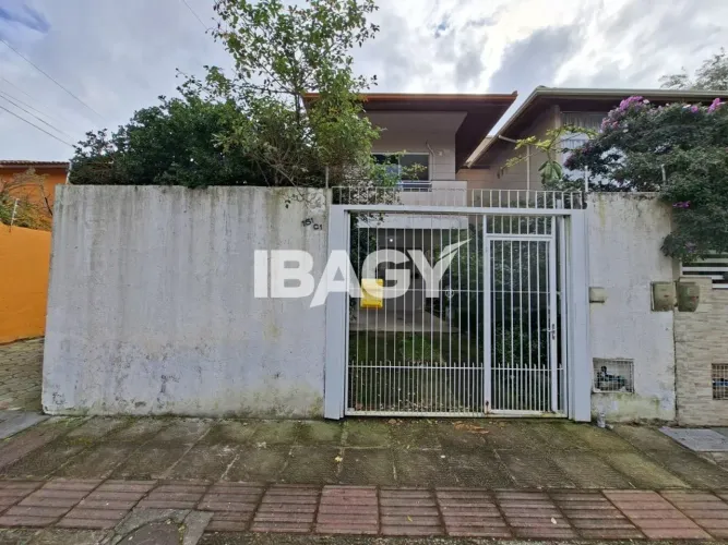 Excelente Casa 5 dormitório(s) em São João do Rio Vermelho - Florianópolis