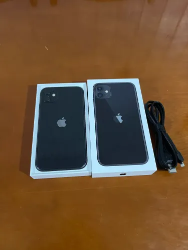 iPhone 11 na caixa 