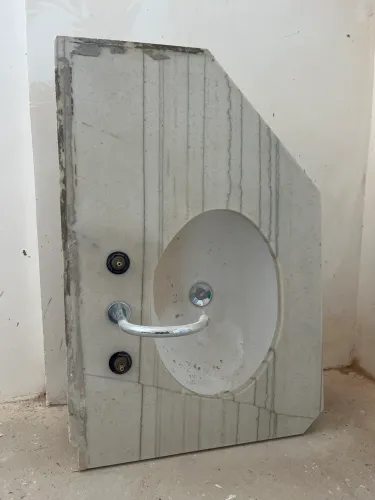 Bancada de mármore branco com veios cinzas 83 x 55cm