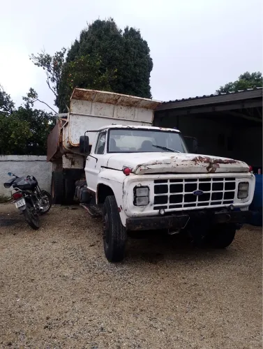 Ford F600 caçamba operacional