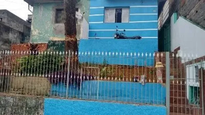 Terreno com 300,00 mts2, com 03 Casas, por 750.000, perto do Metrô A.Ipiranga/Sacomã