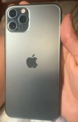 iPhone 11 Pro 64 GB bateria 84 % .