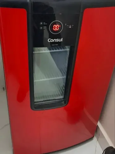 Cervejeira Consul semi nova 82 litros 