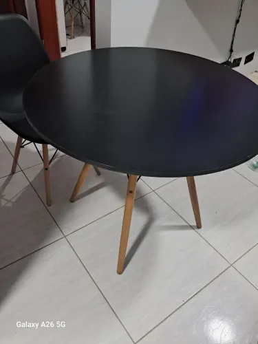 Mesa com 4 cadeiras