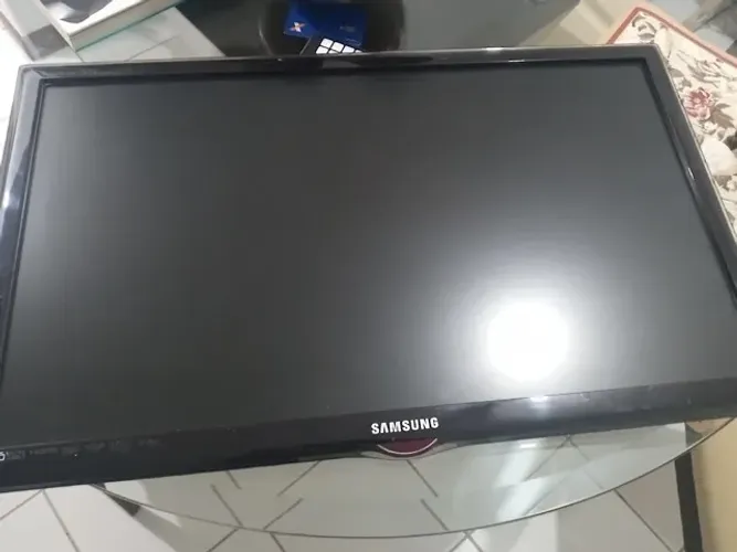 Vendo TV 32' em ótimo estado