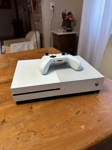 Xbox One S - 1TB