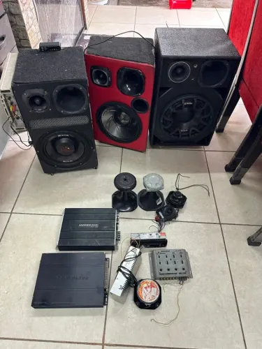 Caixas trio - Vendo ou Troco por Iphone