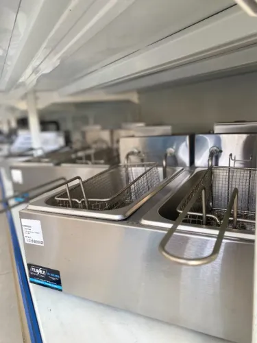 Fritadeira Elétrica 2 cubas 6 Litros 220V