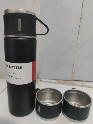 Kit Garrafa térmica 500 ml + 3 Xícaras.