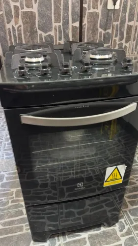  Fogão Electrolux 4 Bocas 52LPV com Mesa de Vidro e Acendimento Automático Bivolt - Preto