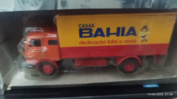 Miniatura Caminhão Mercedes LP331 escala 1.43 CASAA BAHIA