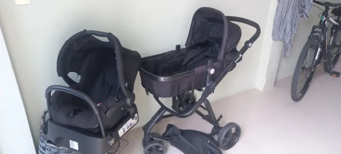 Carrinho e bebe conforto com suporte pra carro